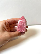 Cargar imagen en el visor de la galería, OBELISCO DE RODOCROSITA