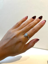 Cargar imagen en el visor de la galería, Anillo Moonstone
