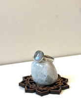 Cargar imagen en el visor de la galería, Anillo Moonstone
