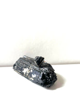 Cargar imagen en el visor de la galería, Anillo de Turmalina
